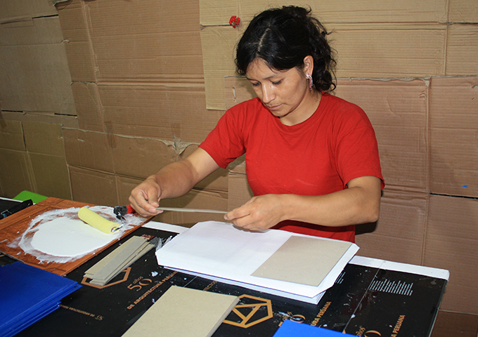 servicio de tapa dura